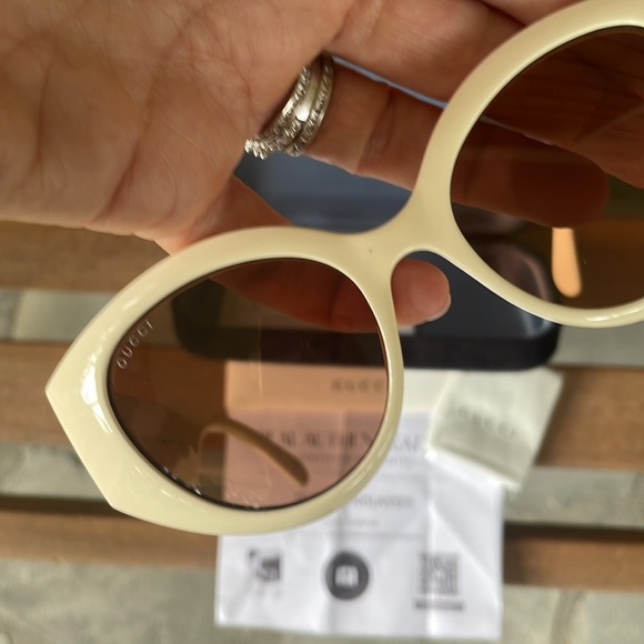 Gucci Ivory NIB 😎 sunglasses - Picture 5 of 7